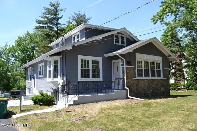 Building Photo - 58 Old Loudon Rd Unit 2 Rental