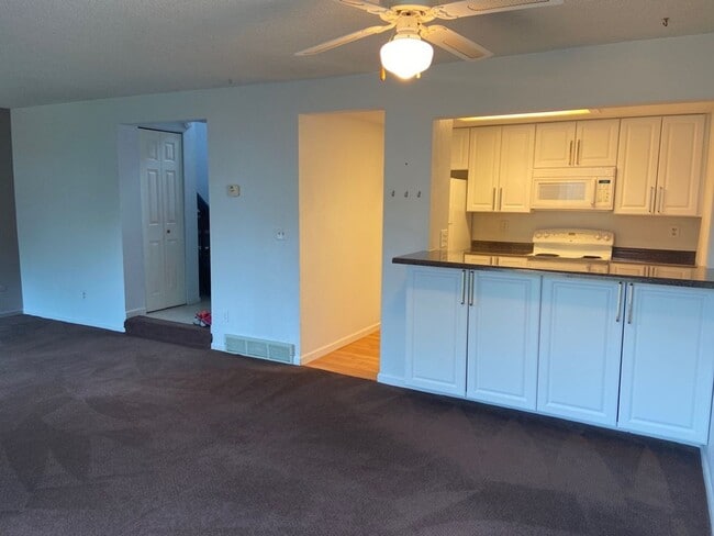 Photo - 2930 Rams Ln Unidad Apt B