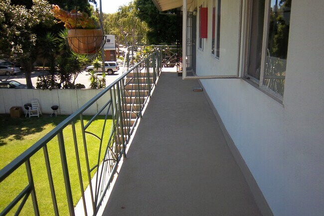 Park East Apartments For Rent Culver City Ca Forrent Com