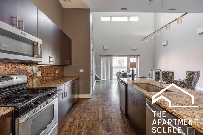 Photo - 1008 W Lake St Unit 2