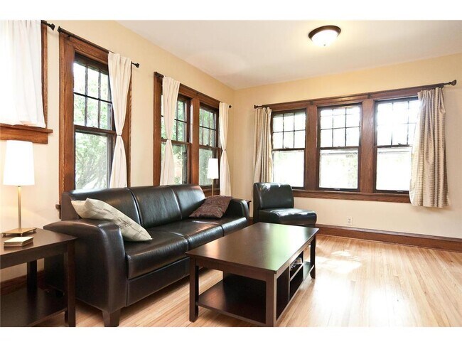 Photo - 2219 Cole Ave SE