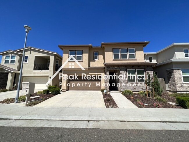 Building Photo - Beautiful Folsom 4bd/3ba Home with 2 Car G...