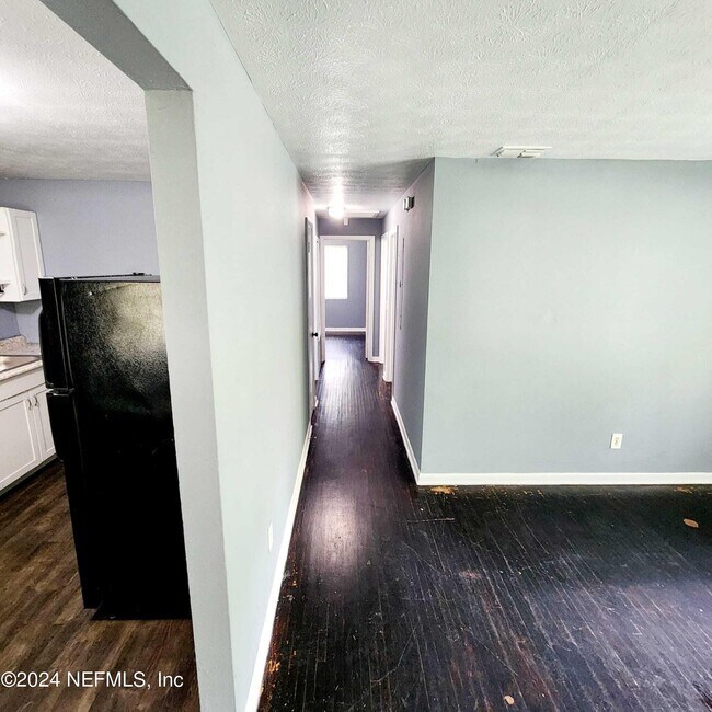 Photo - 6289 Pettiford Dr W