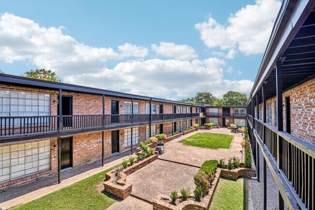 Photo - Rose Garden Apartments
