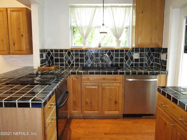 Photo - 5428 Stetson Rd