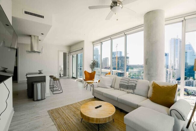 Photo - 615 W 7th St Apartamento Unidad ID1256840P