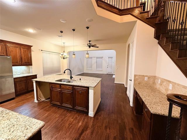Photo - 2215 Longview Rd