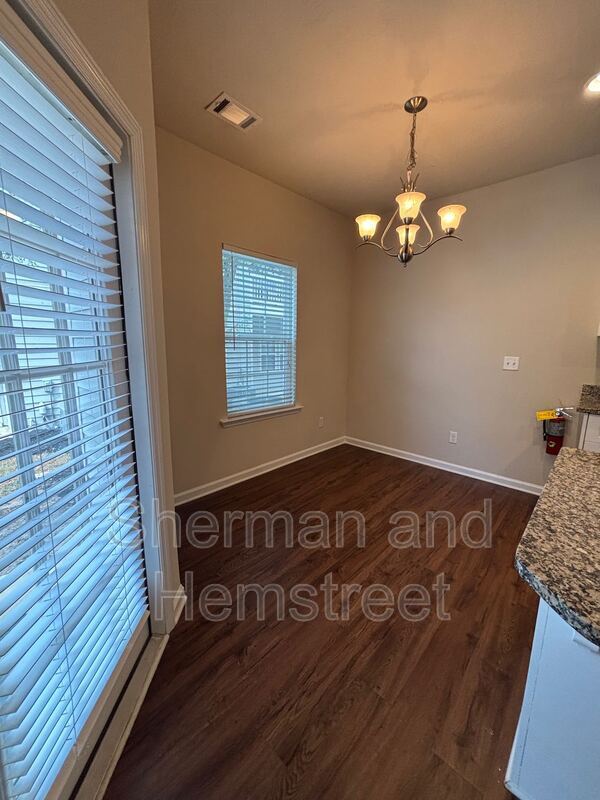 Photo - 905 Joiner Cir Unit 905