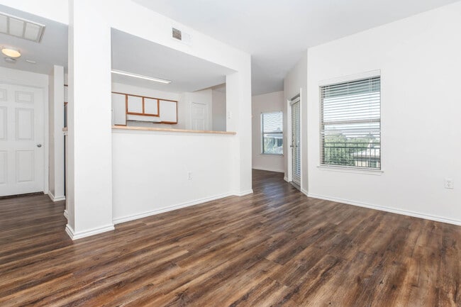 San Pedro Apartments
