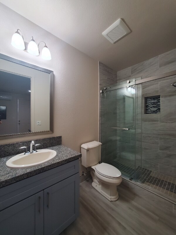 1754 Vosti Ave Unit A Apartamento Para alquiler en Soledad, CA