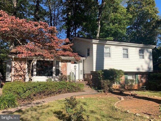 Building Photo - 3532 Queen Anne Dr