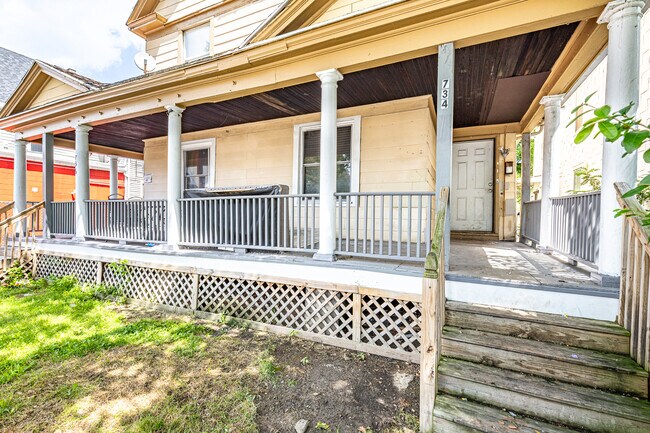 Photo - 734 Dewey Ave