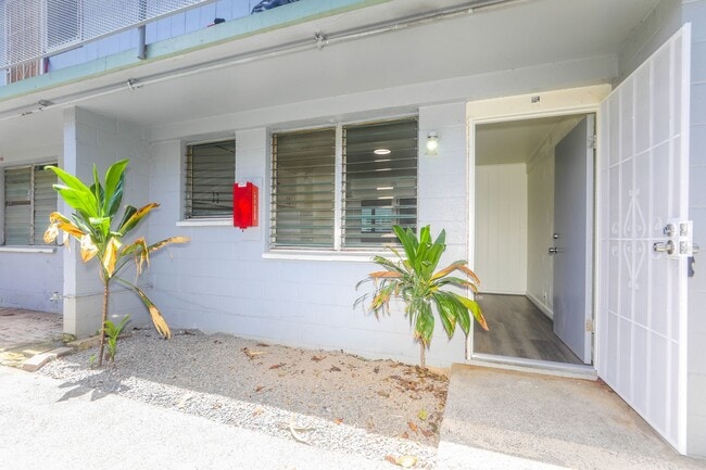 Building Photo - Ground floor - renovated 2 bedroom, 1 bath Rental