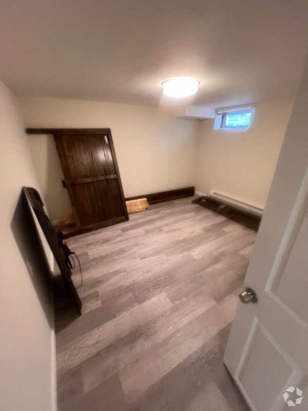 Building Photo - 165 Sterling Rd Rental