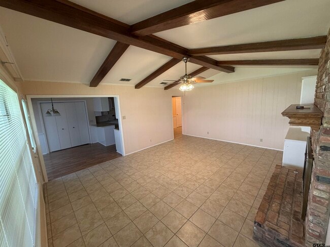 Photo - 1311 Larkspur Ln