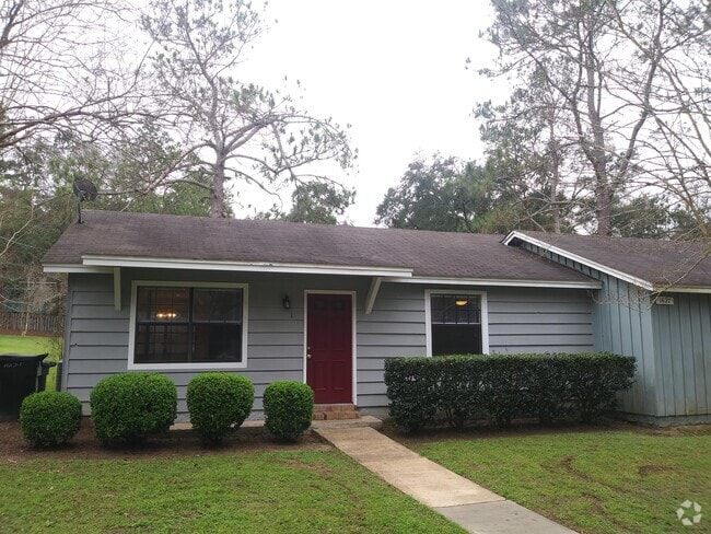 Building Photo - 1627 Coombs Dr Rental