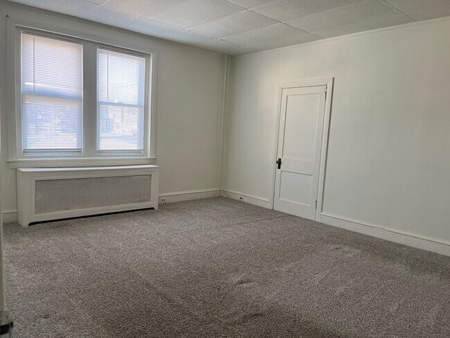 Photo - 933 W Main St Unit First Floor