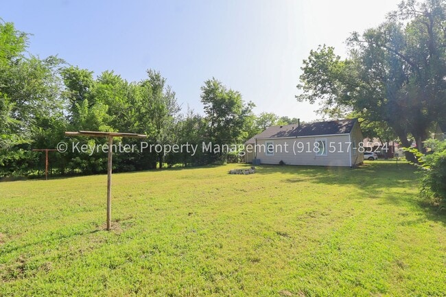 Photo - 2 Bed 1 Bath Tulsa - Move-in Ready!