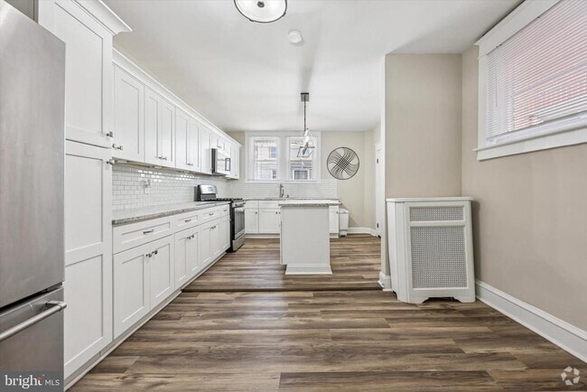 Building Photo - 2423 76th Ave Rental