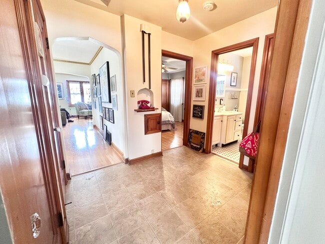 Photo - 2630 N 67th St