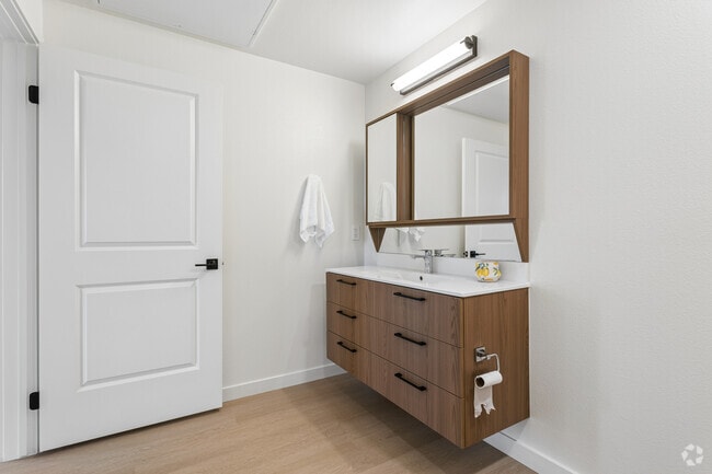 Penthouse I 2BR, 2BA - 893SF - Bathroom