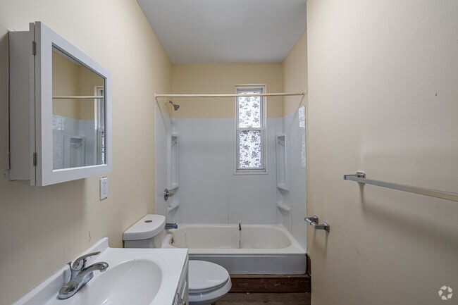 3BR, 1BA - Bathroom