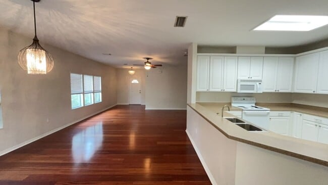 Photo - Great Home in Ellis Park. Sub Lease