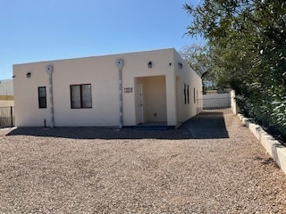 Building Photo - 1214 E Elm St