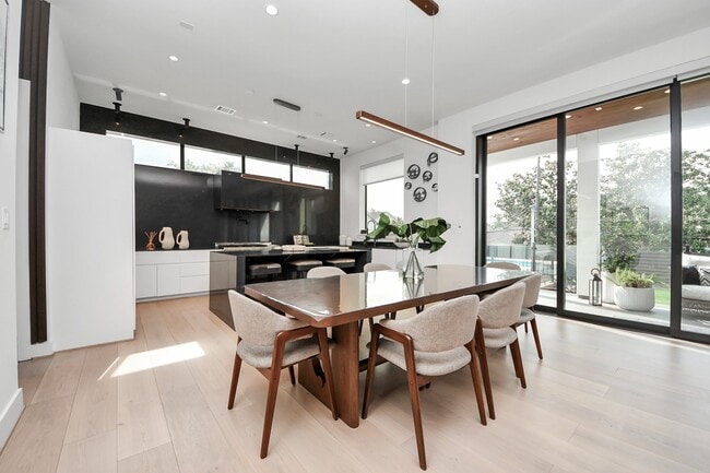 Photo - 5327 S Braeswood Blvd