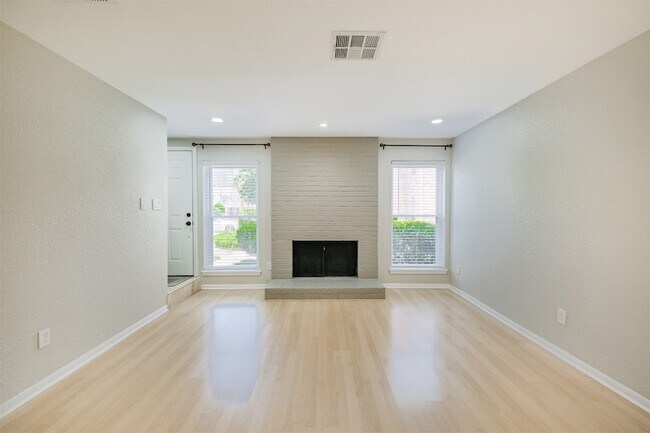 2507 Bering Dr Unidad 9