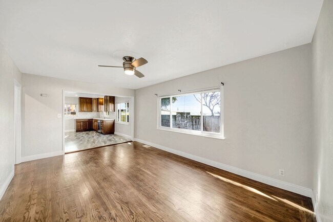 Photo - 9714 MacArthur Blvd Unidad 9714