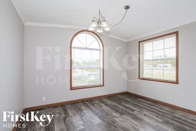 Photo - 597 Diamond Loop