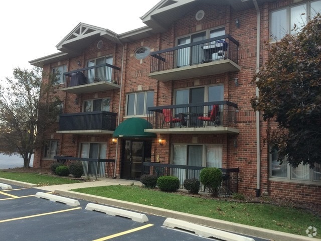Building Photo - 5627 107th St Unit 3C Rental