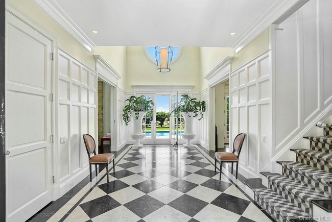 Photo - 10 Horse Meadow Ln