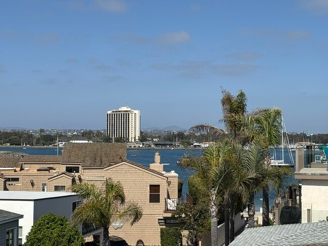 819 Avalon Ct