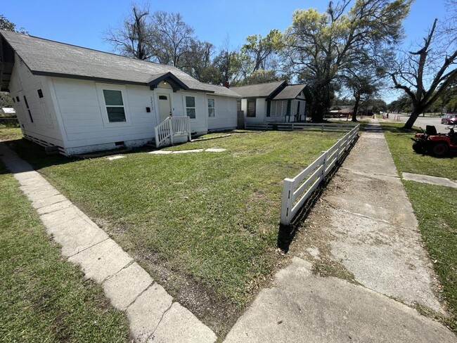 Photo - 2212 23rd Ave