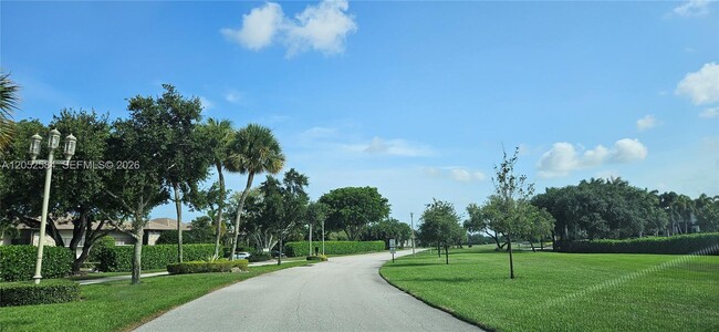 900 Greensward Ln Unit 111-G