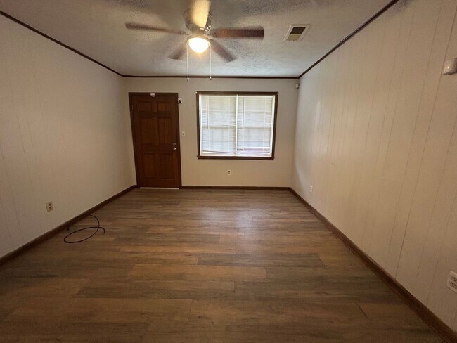 Photo - 610 Cottonwood Dr