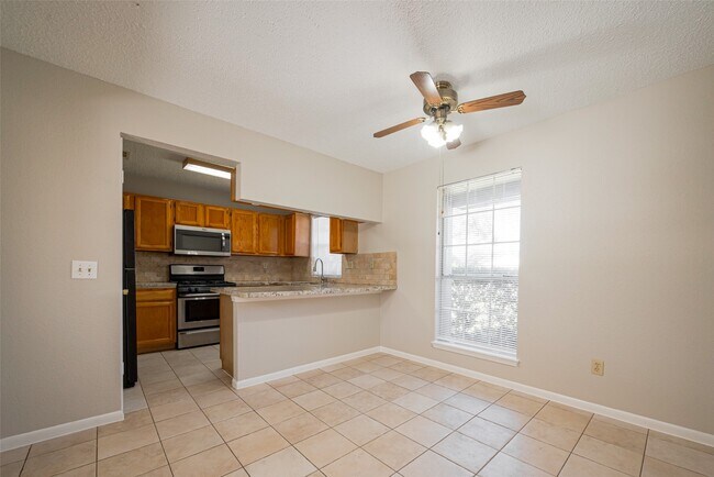 Photo - 3002 Old Fort Rd