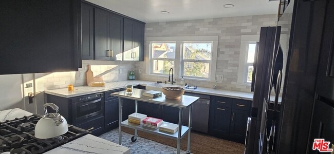 Photo - 1446 Calumet Ave