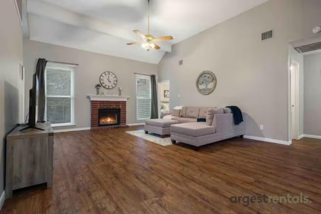 Photo - 4143 Norway Ln