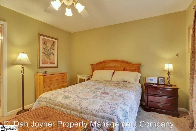 Photo - 4 br, 2 bath House - 19 Waterfield Ct.