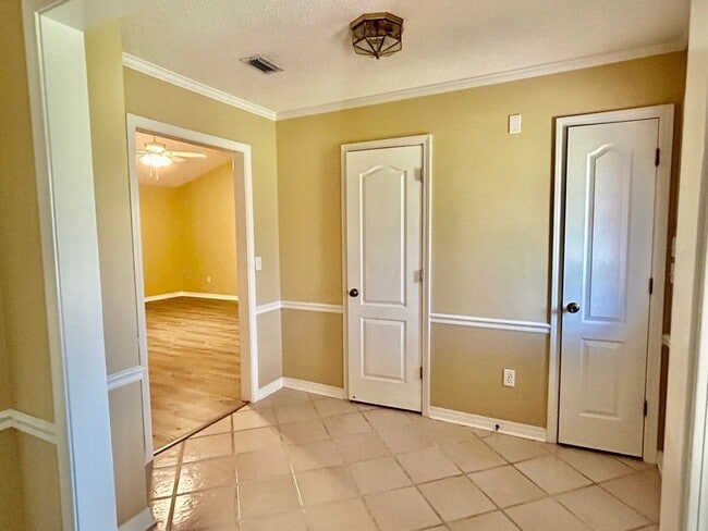 Photo - 640 Wedgewood Dr
