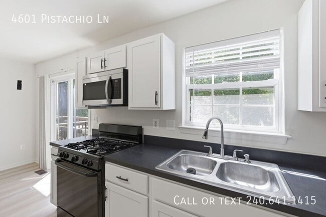Photo - 4601 Pistachio Ln