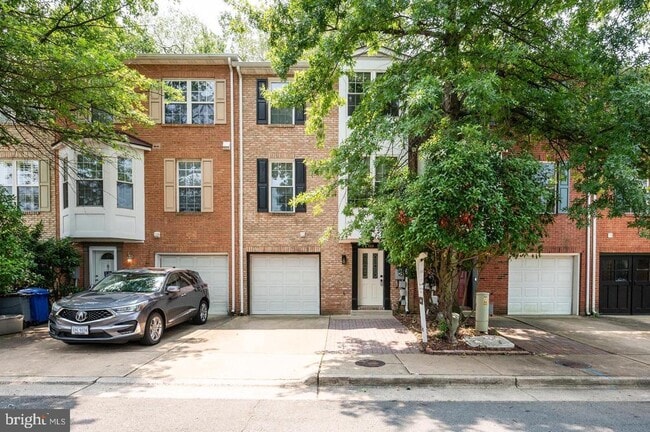 122 Sanborn Pl