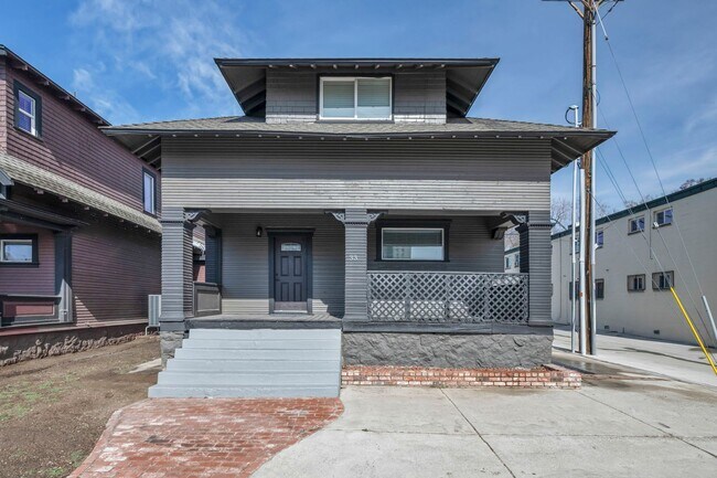 Photo - FULLY FURNISHED HISTORIC CHARMER BETWEEN UNR & DOWNTOWN – UTILITIES INCLUDED, MODERN UPGRADES, PR...