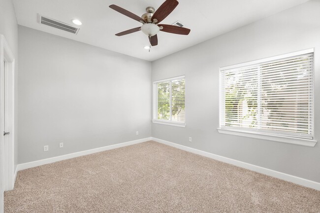 Photo - 1112 Andrews St