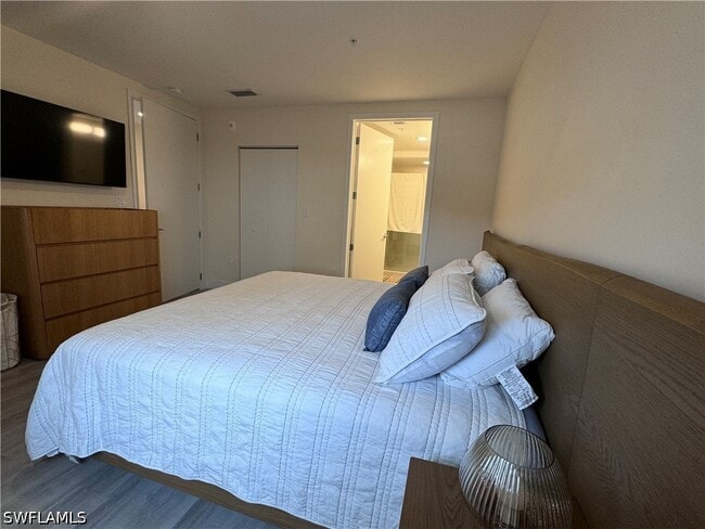 Building Photo - 26600 Rosewood Pointe Dr Unit 102