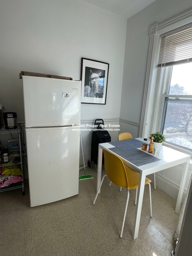 Photo - 1091 Boylston St