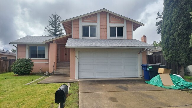 Photo - Spacious 4 bedroom, 3 bath home Tri-level in the Scottsdale East Area between Florin Rd and Gerbe...